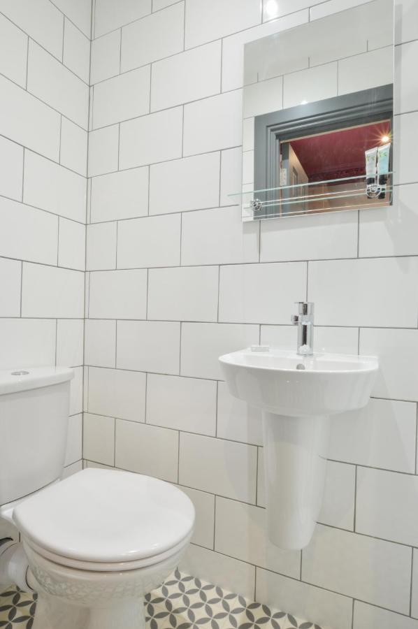 Raniven Hotel Оубън Екстериор снимка